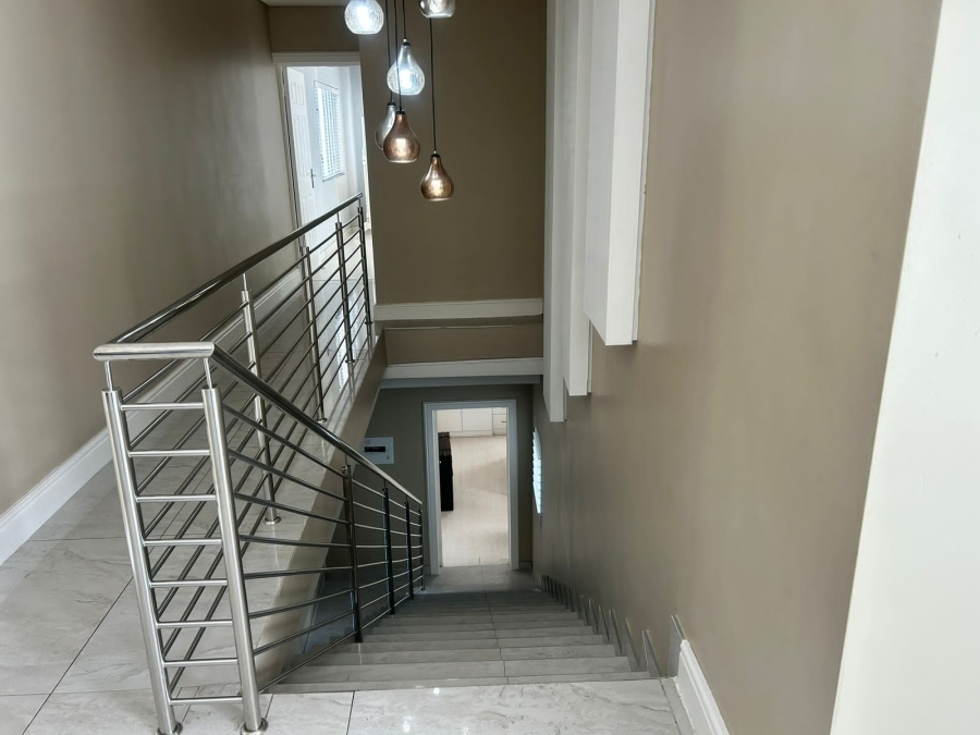 5 Bedroom Property for Sale in Nahoon Valley Park Eastern Cape